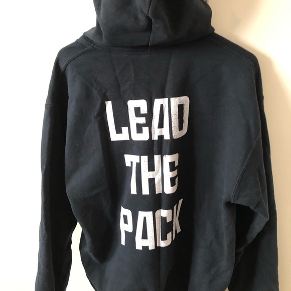 Wolf pack hoodie - Picture 2 of 3